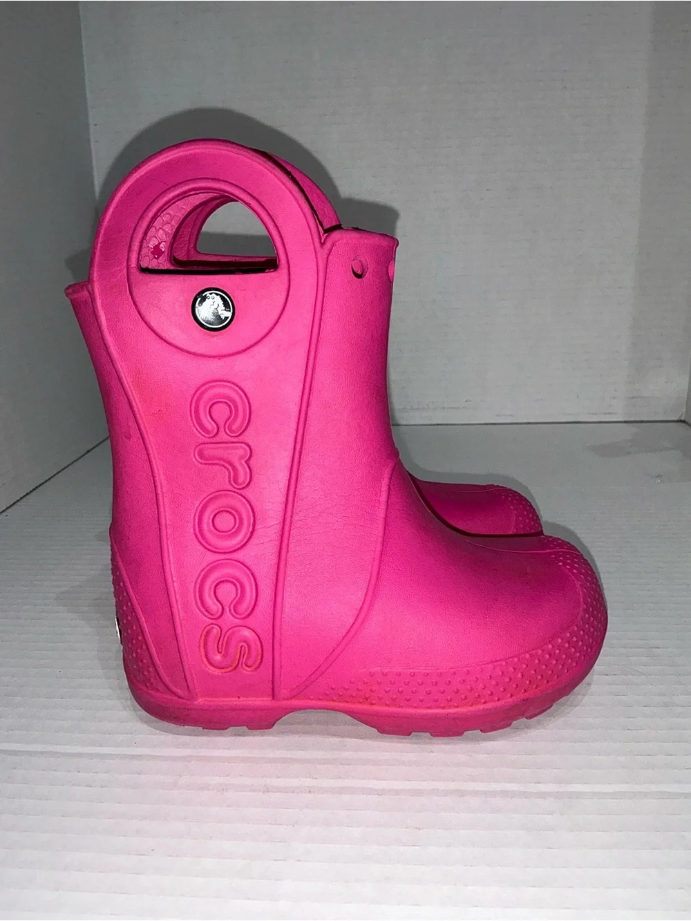 CROCS Kids Classic Clog in Bright Pink 8C Causal preppy coastal